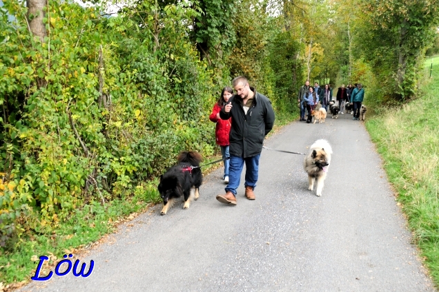 13.10.2024 - Durch den Ort